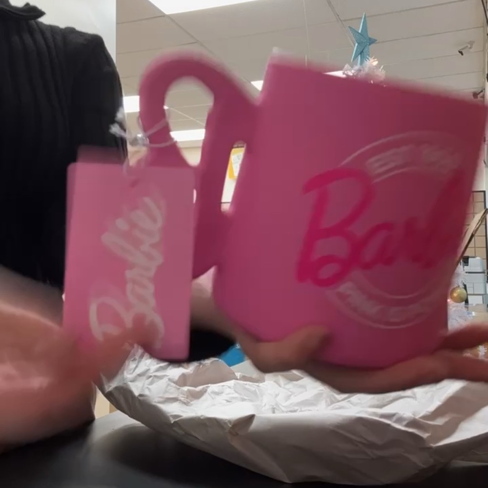 Barbie Pink Mug 21 oz - Picture 5 of 5